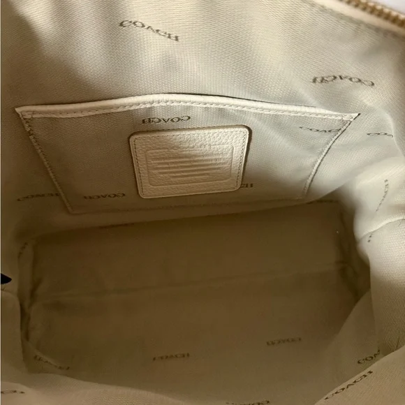 Coach White Leather Tote Bag - Picture 3 of 11